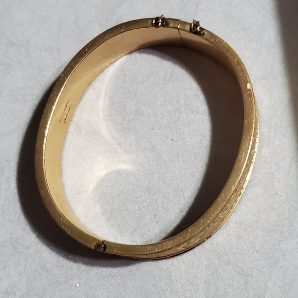 Vintage bangle bracelet - Picture 4 of 6